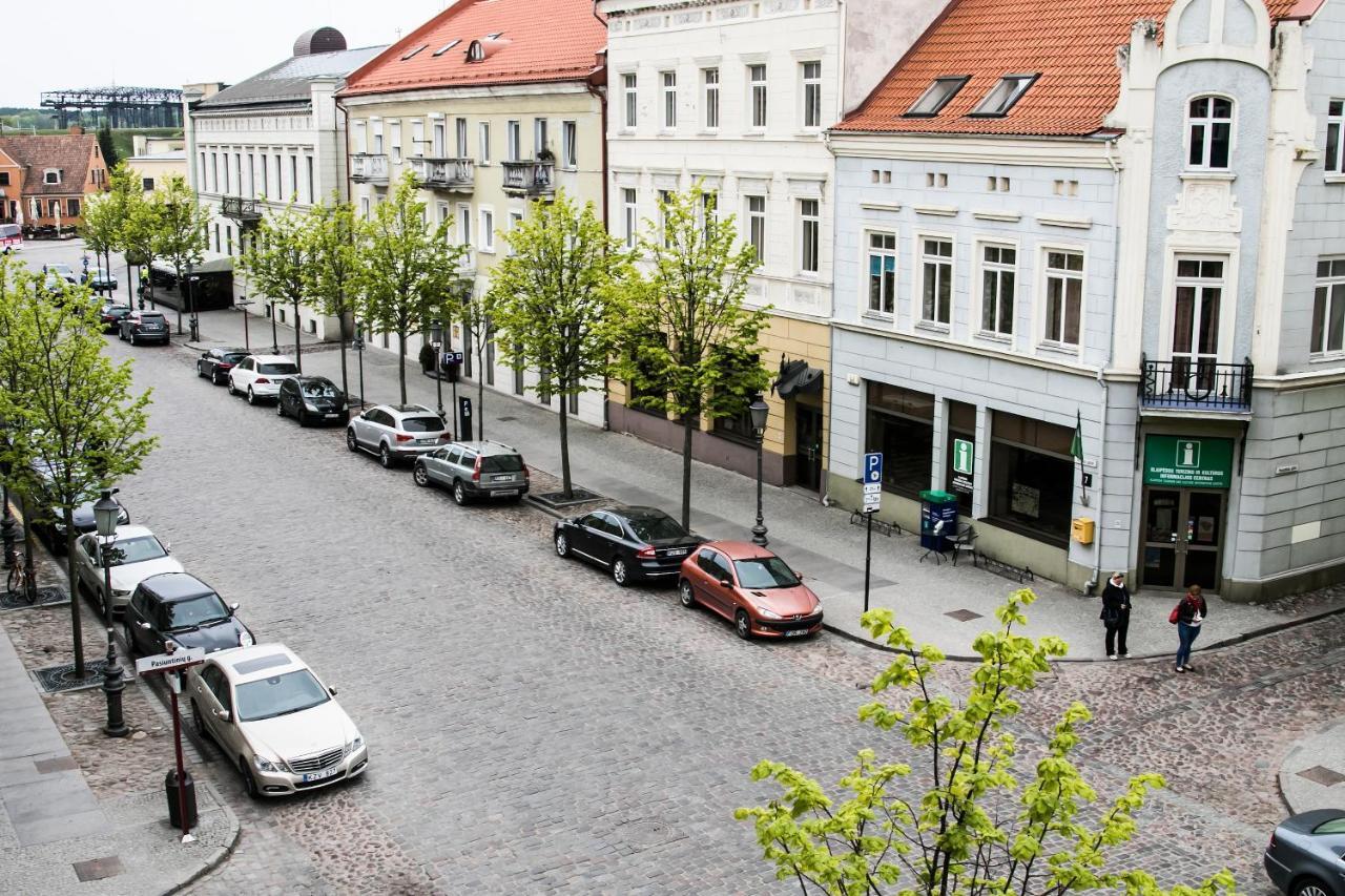 Classy Green Old Town Apartment Klaipėda Exteriör bild